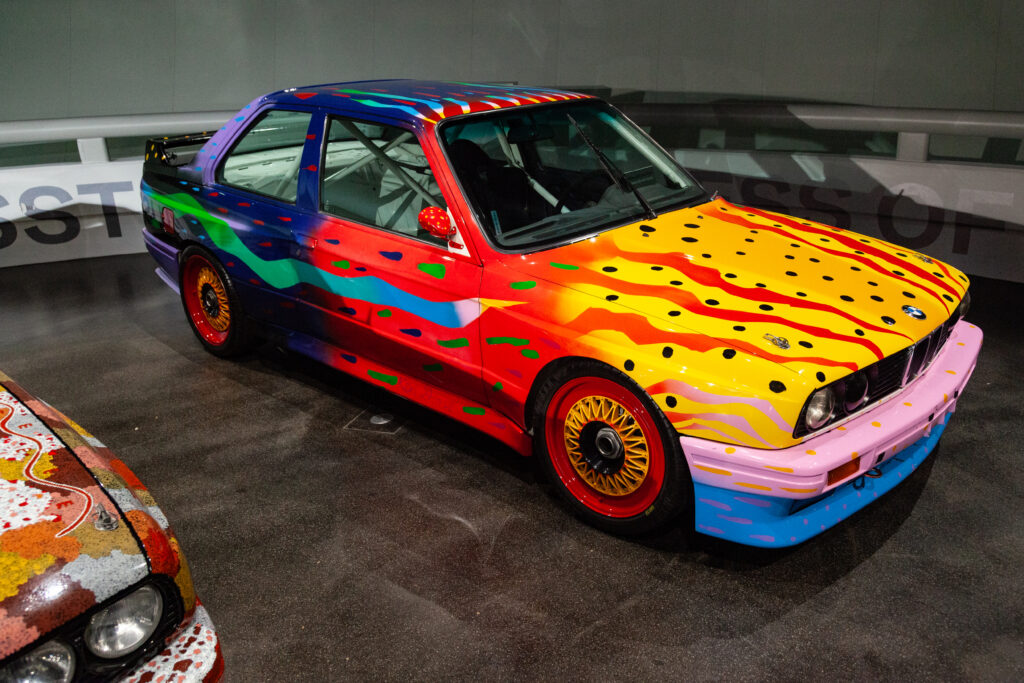 La deuxième Art Car BMW E30 M3 réalisée par Ken Done, également en 1989.