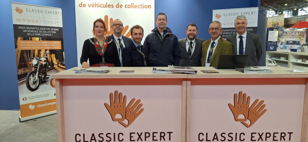 L’équipe de Classic Expert accueille régulièrement le public sur les Salons aux côté de la FFVE